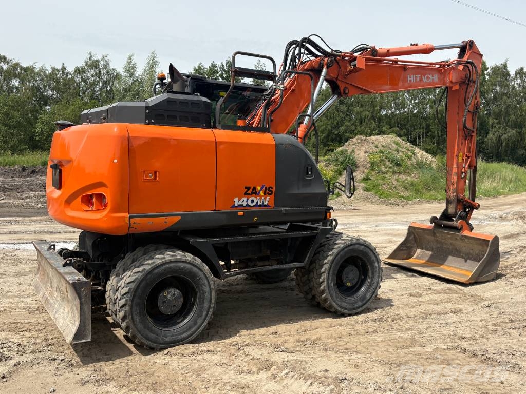 Hitachi ZX140W-6 (3 Pieces available) Pelle sur pneus
