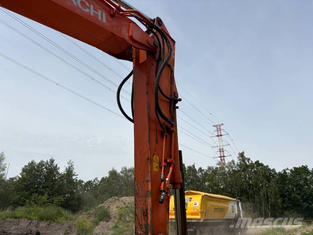 Hitachi ZX140W-6 (3 Pieces available) Pelle sur pneus