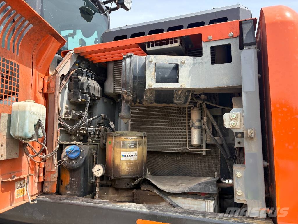 Hitachi ZX140W-6 (3 Pieces available) Pelle sur pneus