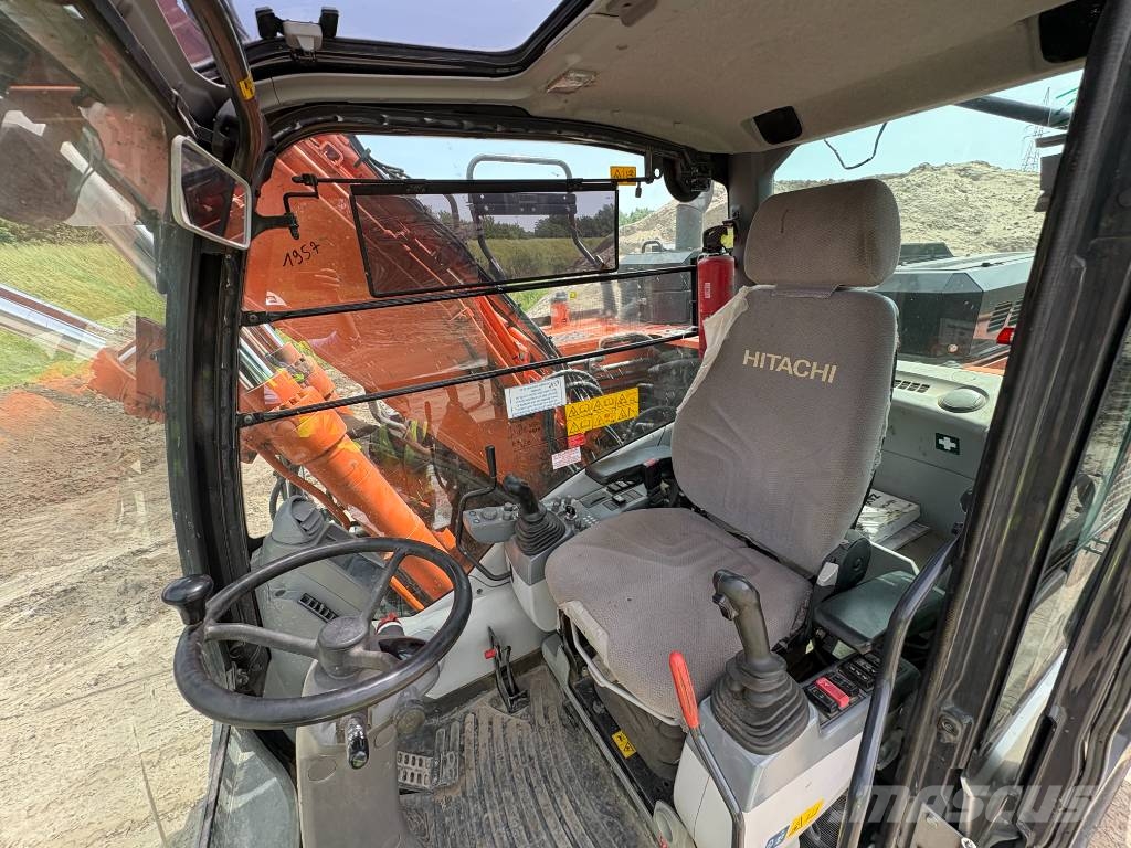 Hitachi ZX140W-6 (3 Pieces available) Pelle sur pneus
