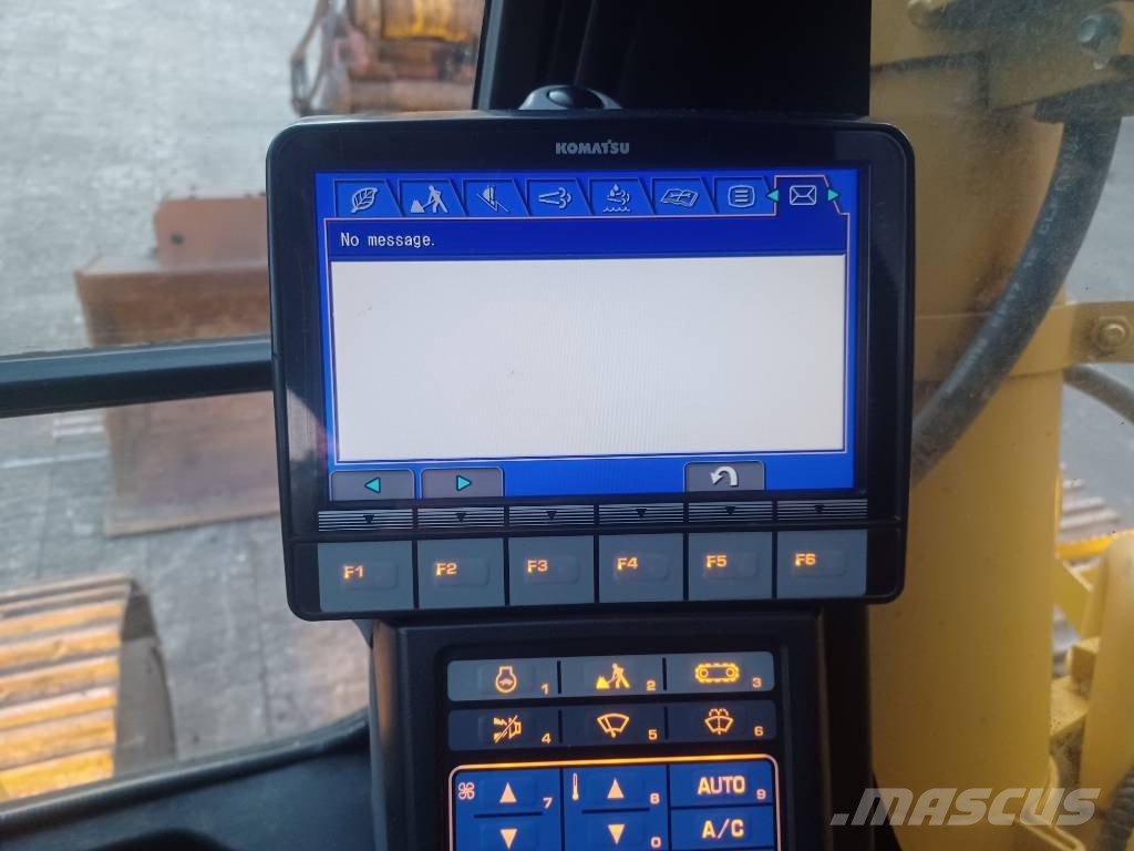 Komatsu PC 210 LCi-11 / Komatsu PC 210 LC-11 Rupsgraafmachines