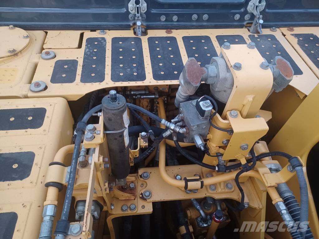 Komatsu PC 210 LCi-11 / Komatsu PC 210 LC-11 Rupsgraafmachines