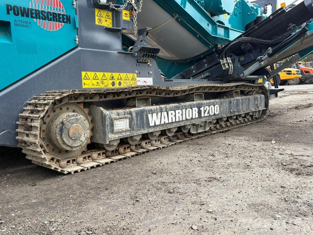 Powerscreen Warrior 1200 Sieb- und Brechanlagen