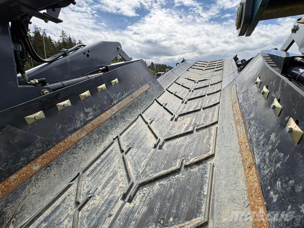 Powerscreen Warrior 1200 Sieb- und Brechanlagen
