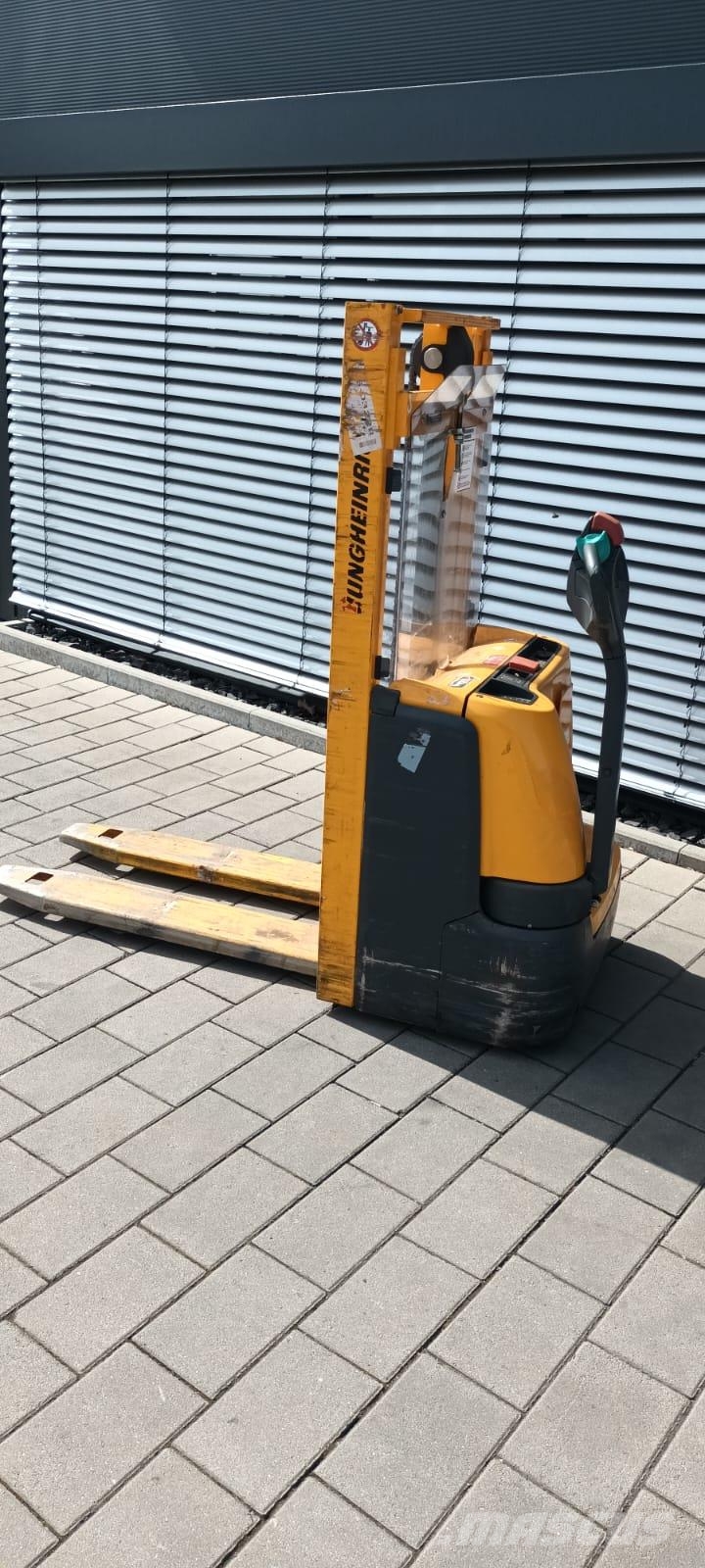 Jungheinrich EJC110 Zelfrijdende stapelaars