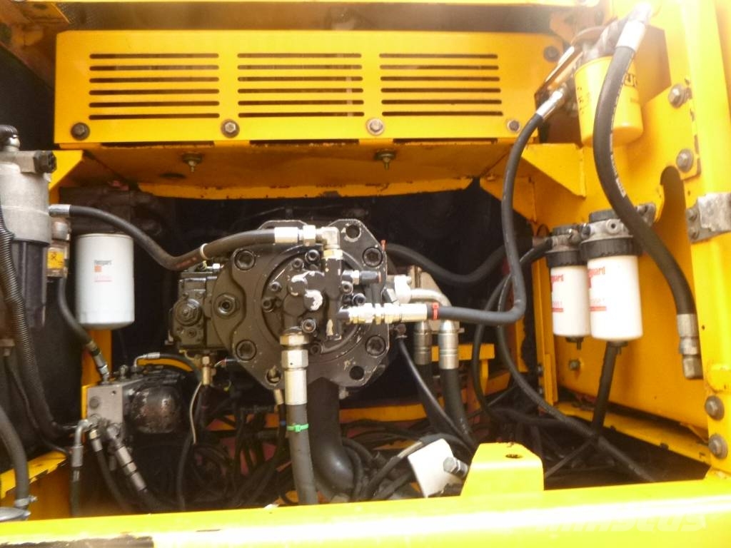JCB JS360LCT4 Rupsgraafmachines