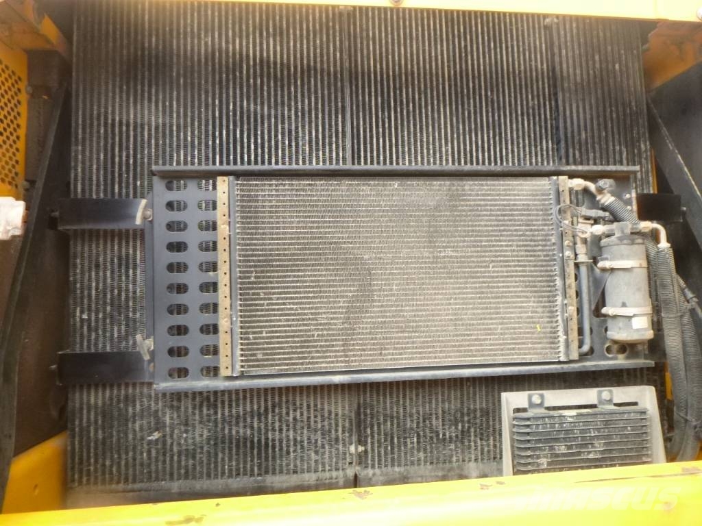 JCB JS360LCT4 Rupsgraafmachines