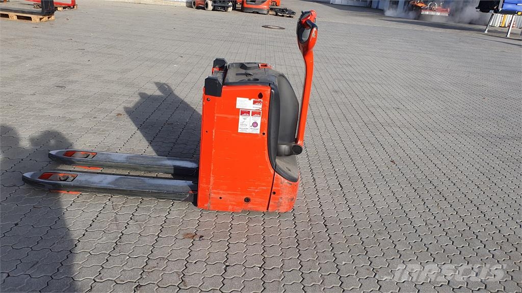 Linde T16L Ajettavat pinoamisvaunut