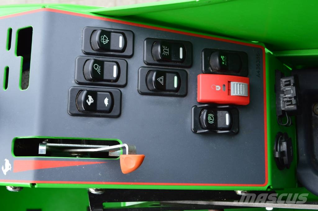 Avant 860i TDS Kniklader/Shovel لوادر متعددة الأغراض