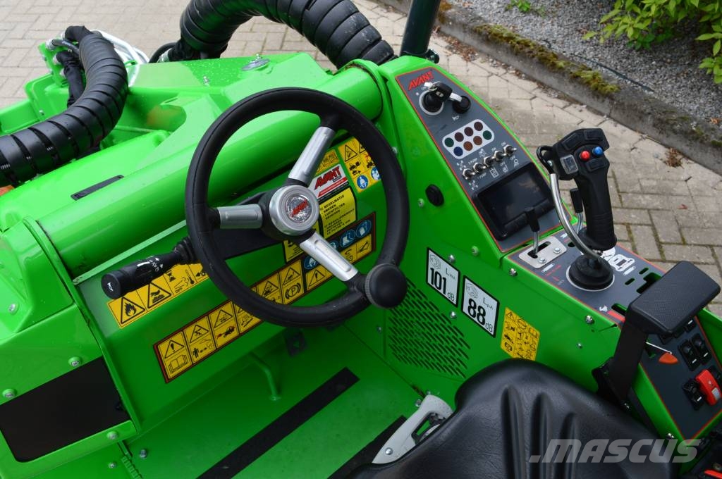 Avant 860i TDS Kniklader/Shovel لوادر متعددة الأغراض