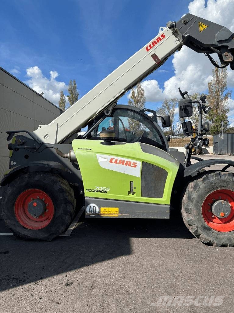 CLAAS Scorpion 7055 Kurottajat