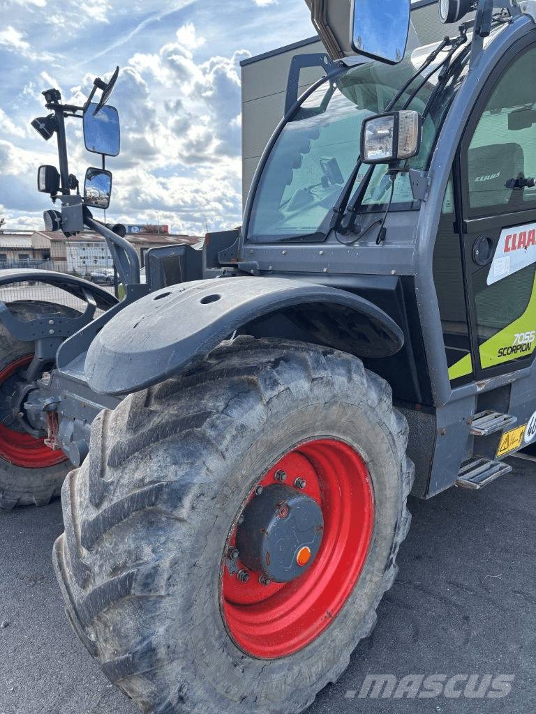 CLAAS Scorpion 7055 Kurottajat