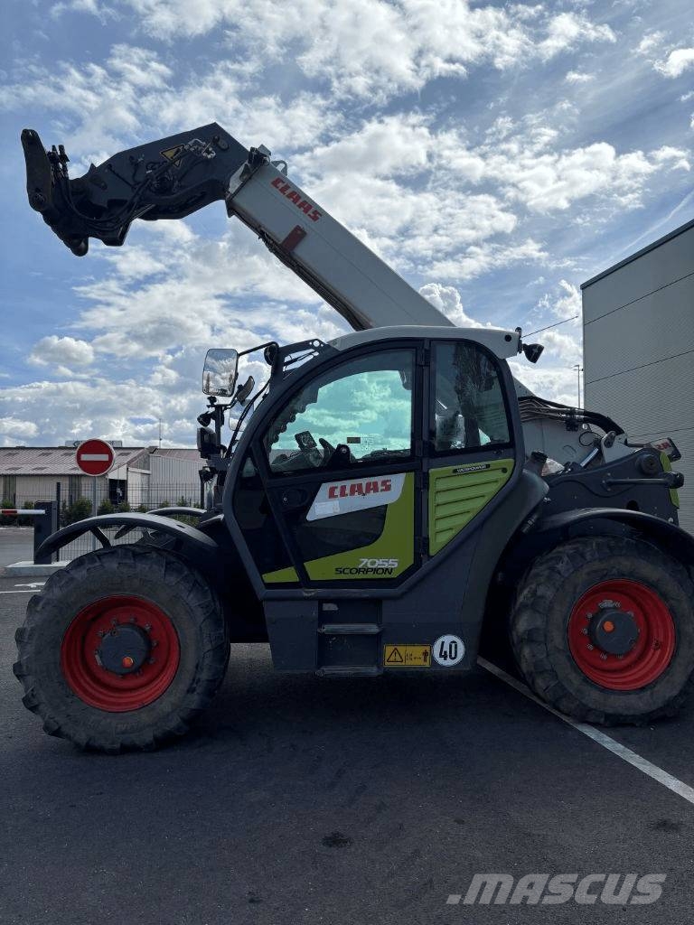 CLAAS Scorpion 7055 Kurottajat
