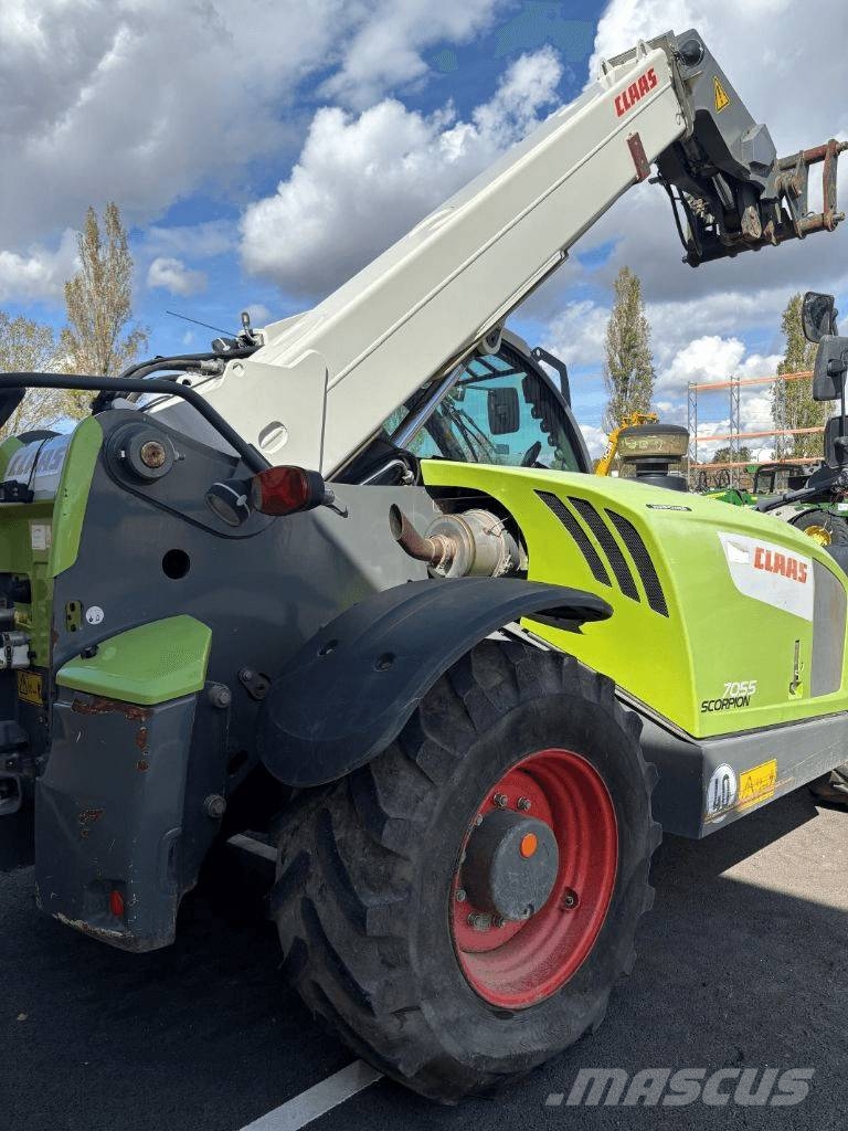 CLAAS Scorpion 7055 Kurottajat