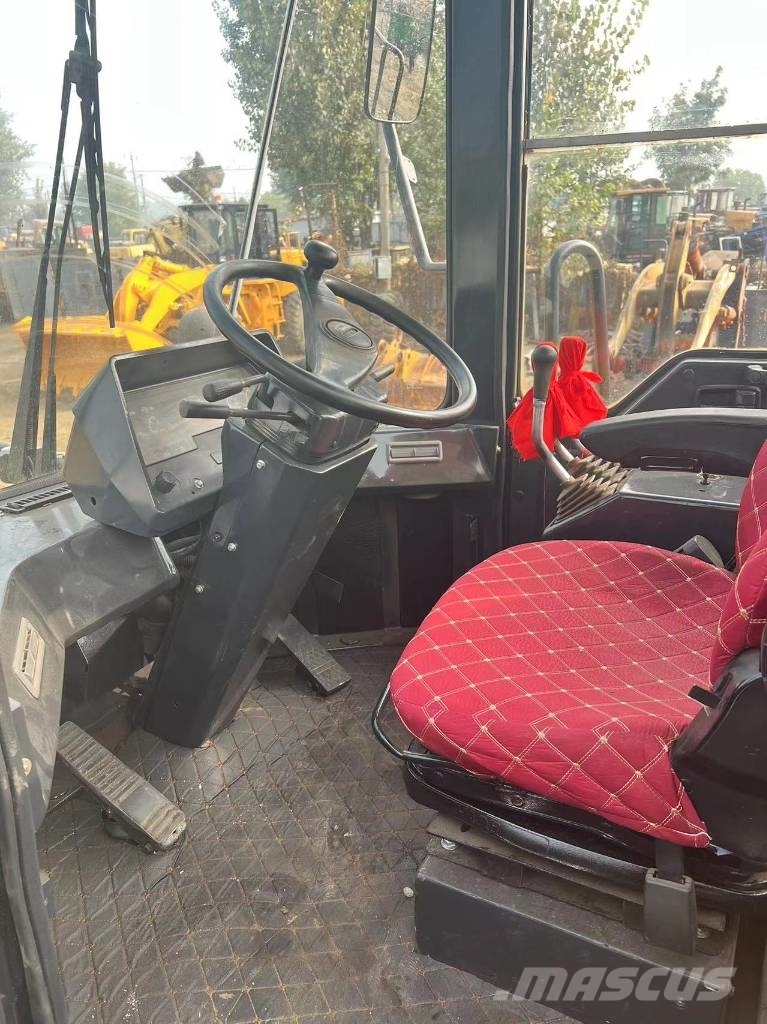 Komatsu WA 470 Utovarivači na kotačima