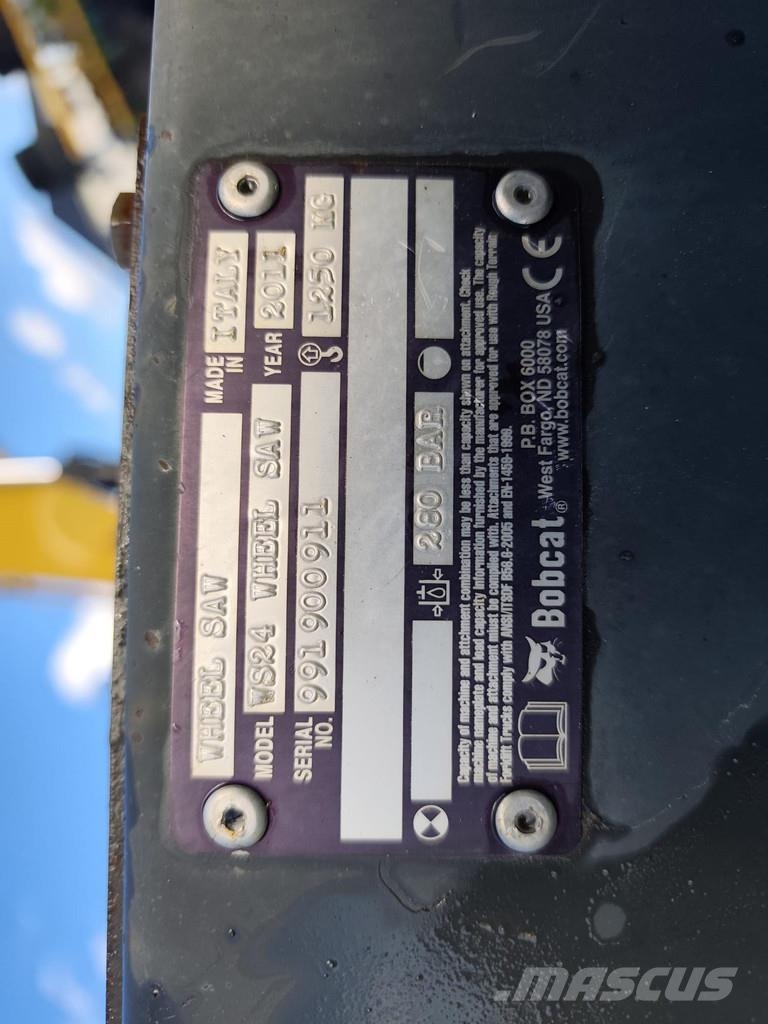Bobcat SW24 . Tranšeju racēji