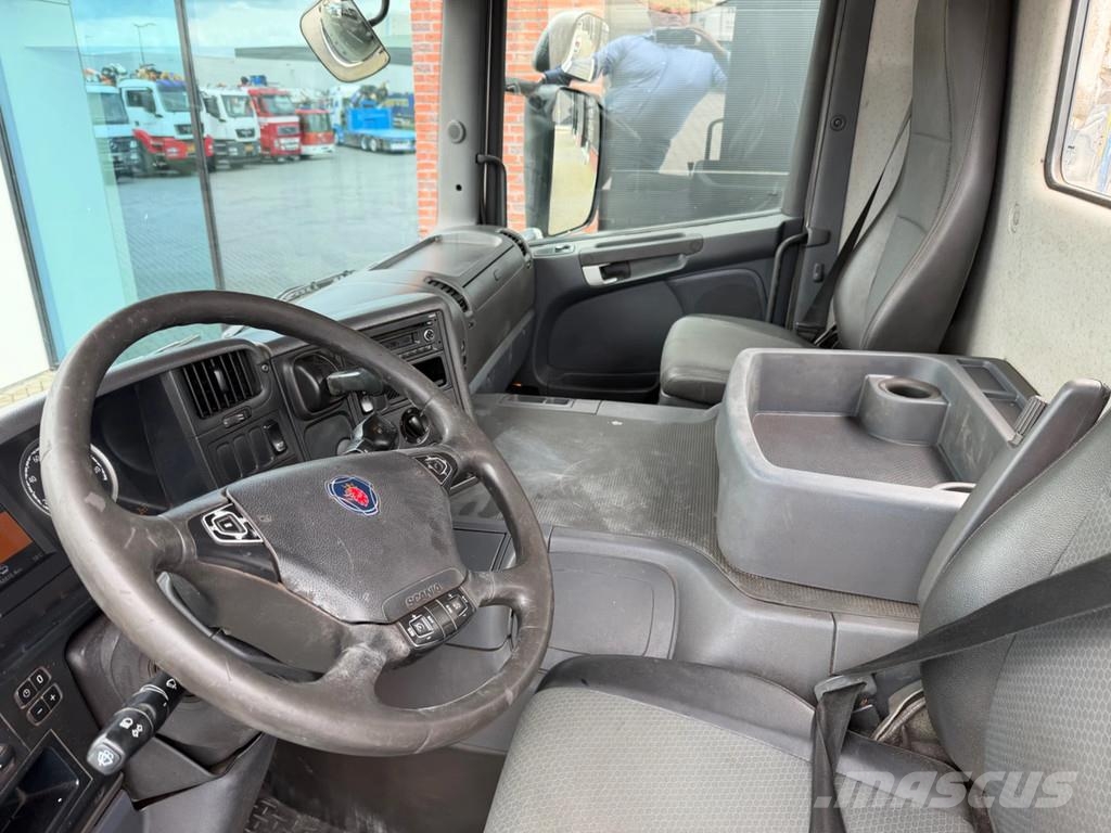 Scania P450 8x4 Hooksystem Euro 6 148.000 km Rol kiper kamioni sa kukom za podizanje tereta