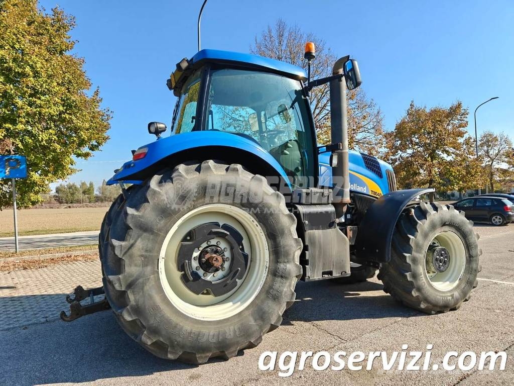New Holland T 8040 الجرارات