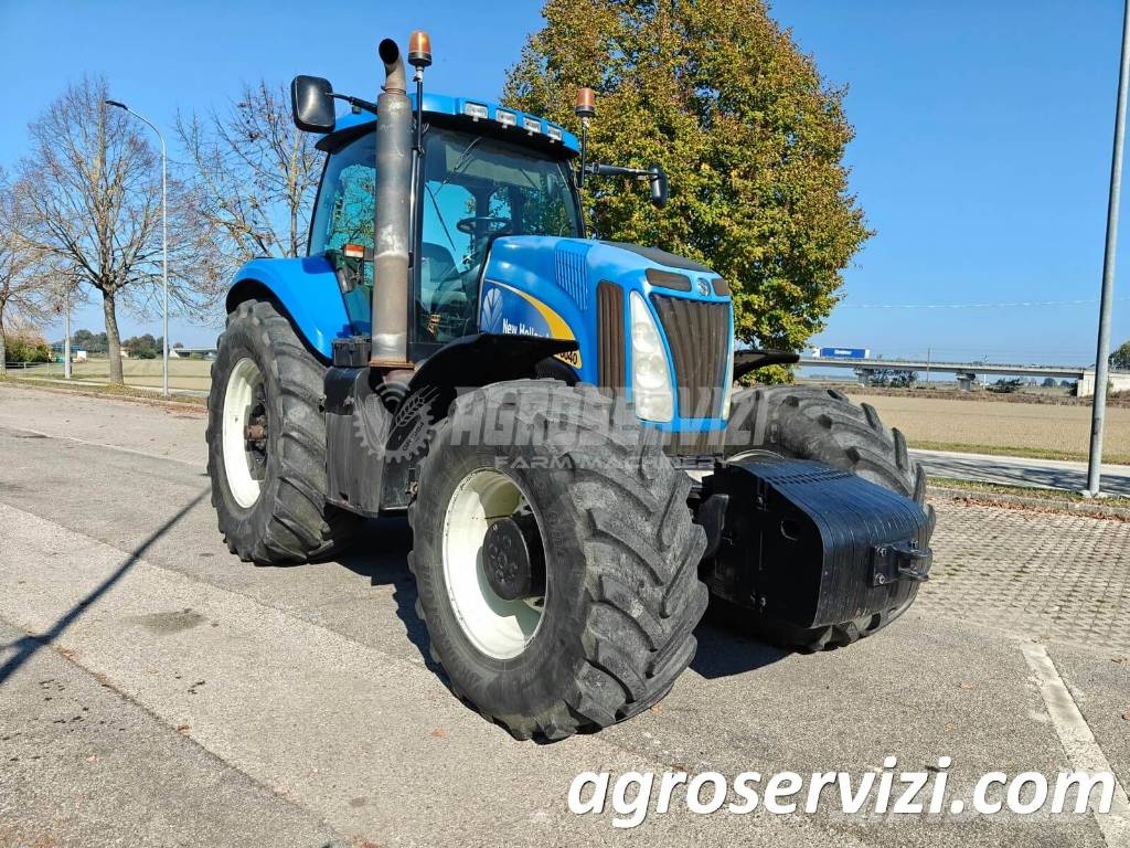 New Holland T 8040 الجرارات