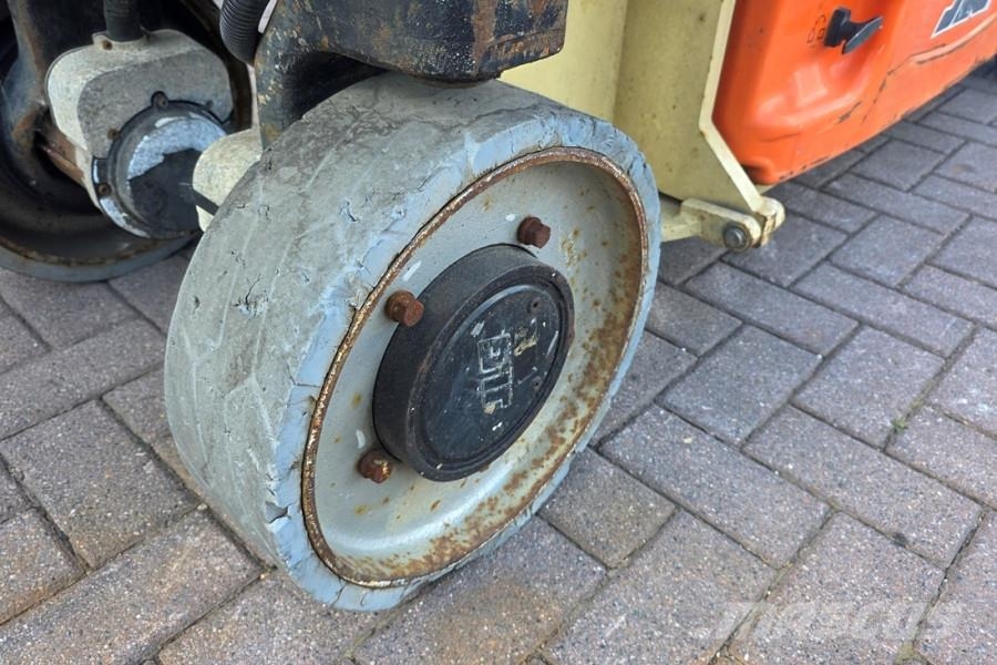 JLG 2630ES Electric, Working Height 10m, 230 kg Capaci Schaarhoogwerkers