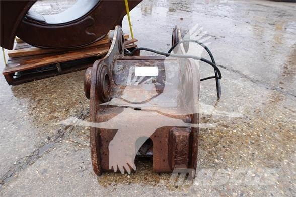 BUCK EQUIPMENT Schaufeln
