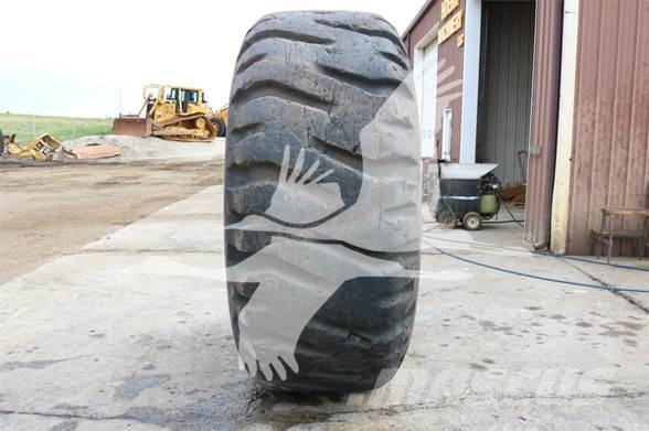 Firestone 37.25x35 Pneus, Rodas e Jantes