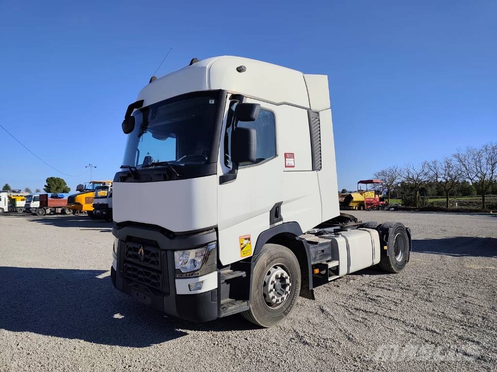 Renault T وحدات الجر
