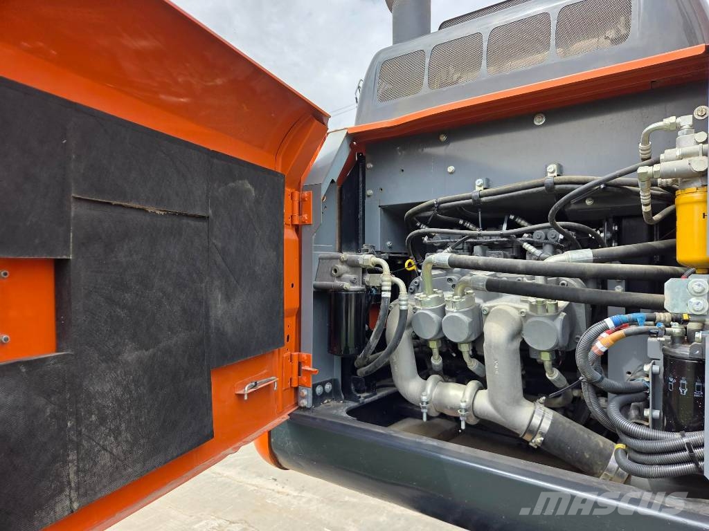 Hitachi ZX 210 LC-6, hydr quick coupler+ 1,3cm NEW bucket Rupsgraafmachines