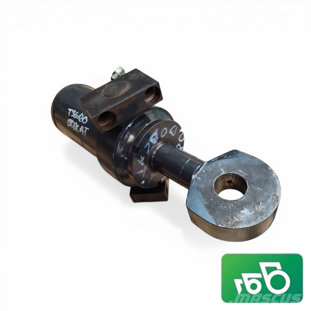 Bobcat T36.120SL Stabilization actuator for the Paw Suppo Chasís