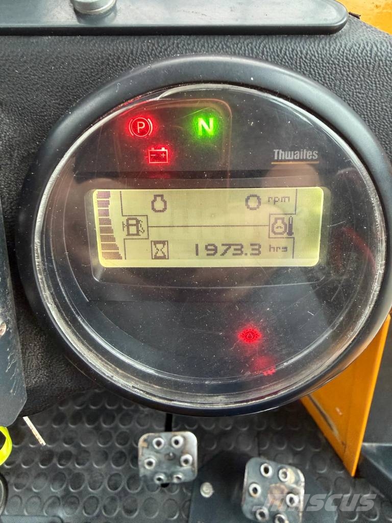 Thwaites Mach 2390 側卸礦車