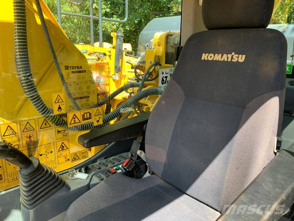 Komatsu PC210LC-11 Pásové rýpadlá