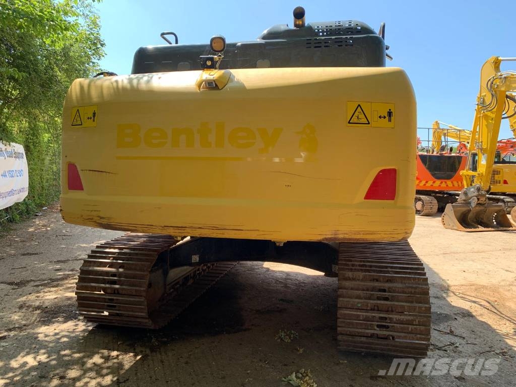 Komatsu PC210LC-11 Pásové rýpadlá
