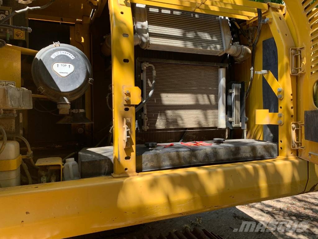 Komatsu PC210LC-11 Pásové rýpadlá