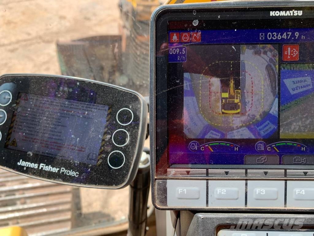 Komatsu PC210LC-11 Pásové rýpadlá