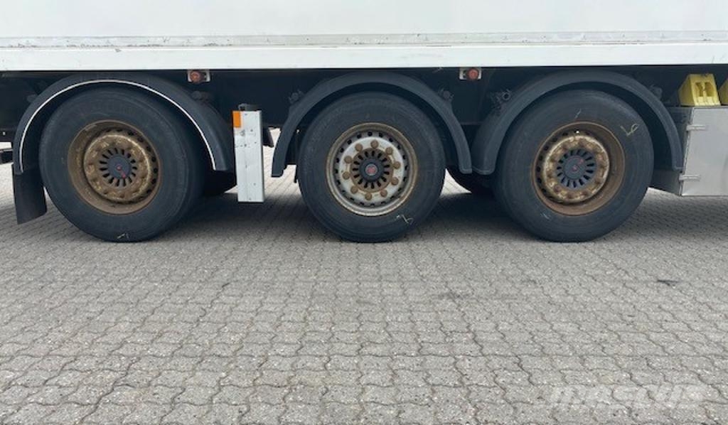 AB EKERI OY Trailer Reefer Full Side Opening - Dual C Puspriekabės su izoterminiu kėbulu