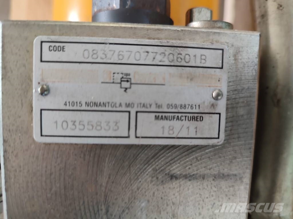 Liebherr Actuator lock 10355833 Liebherr A 900 C Hydraulics