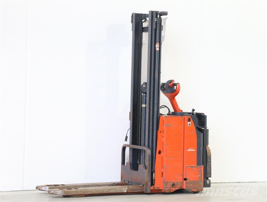 Linde L12LP/141 Pedestrian stacker