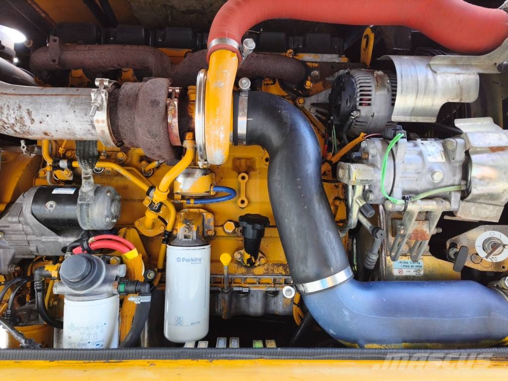 CAT M 318 D Wielgraafmachines
