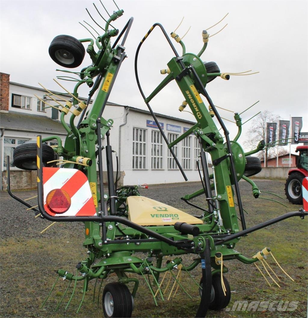 Krone Vendro 680 Obracače a zhrabovače sena