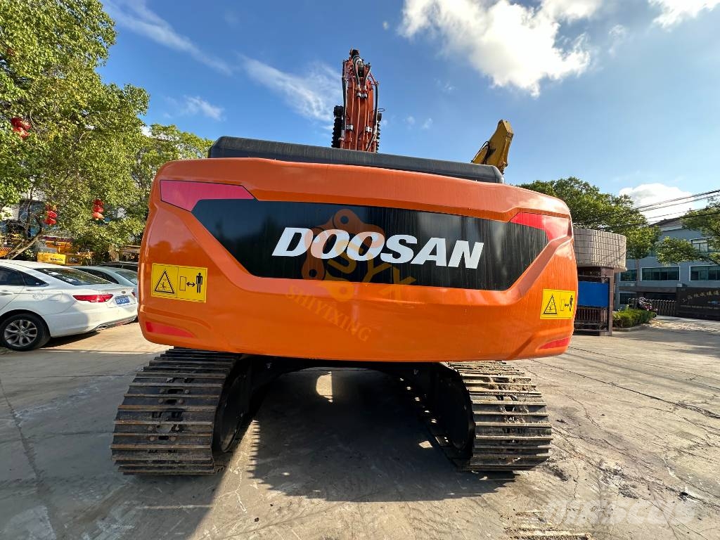 Doosan DX 225 Raupenbagger