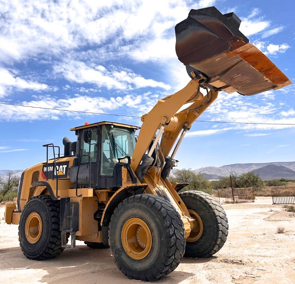 CAT 966M Radlader