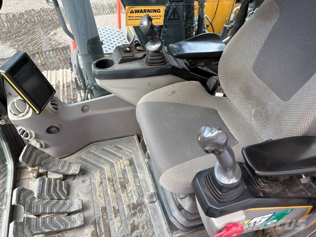 Volvo EC140EL grävmaskin, rototilt med gripkassett Roomikekskavaatorid