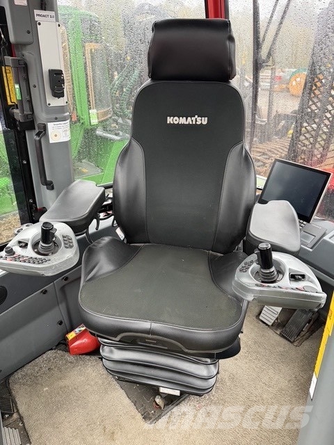 Komatsu 875 フォワーダー