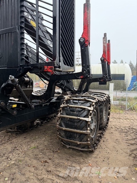 Komatsu 875 フォワーダー