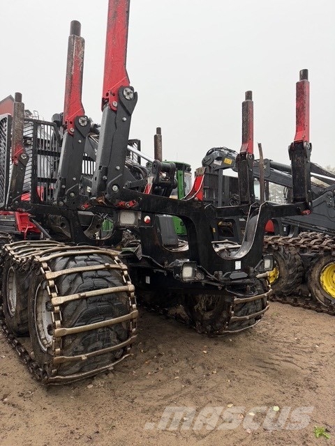 Komatsu 875 フォワーダー