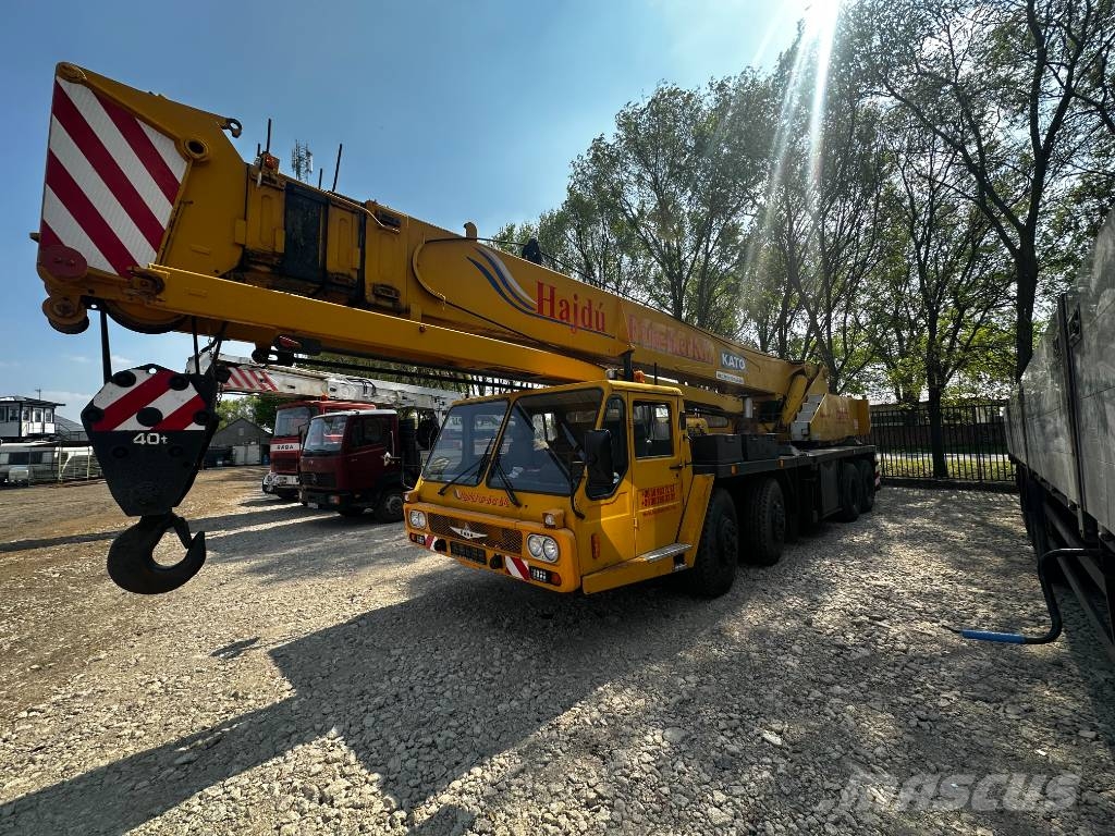 Mitsubishi KATO NK400 Ruw terrein kranen