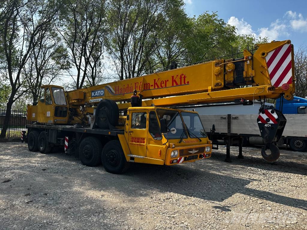 Mitsubishi KATO NK400 Ruw terrein kranen