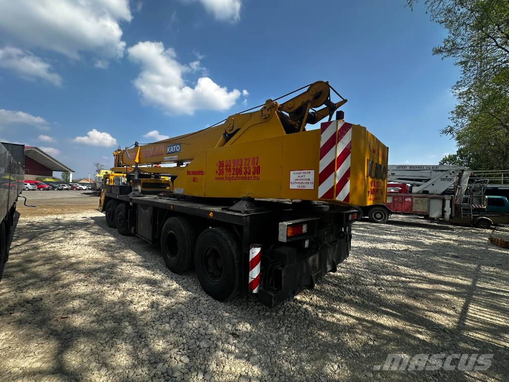 Mitsubishi KATO NK400 Ruw terrein kranen
