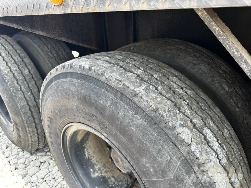 Mitsubishi KATO NK400 Ruw terrein kranen