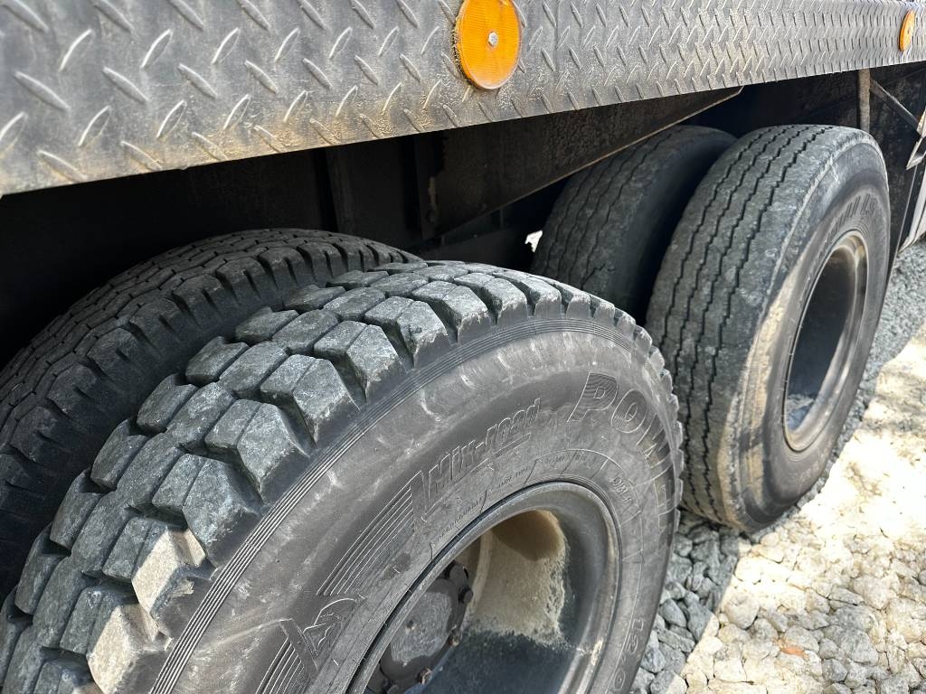 Mitsubishi KATO NK400 Ruw terrein kranen